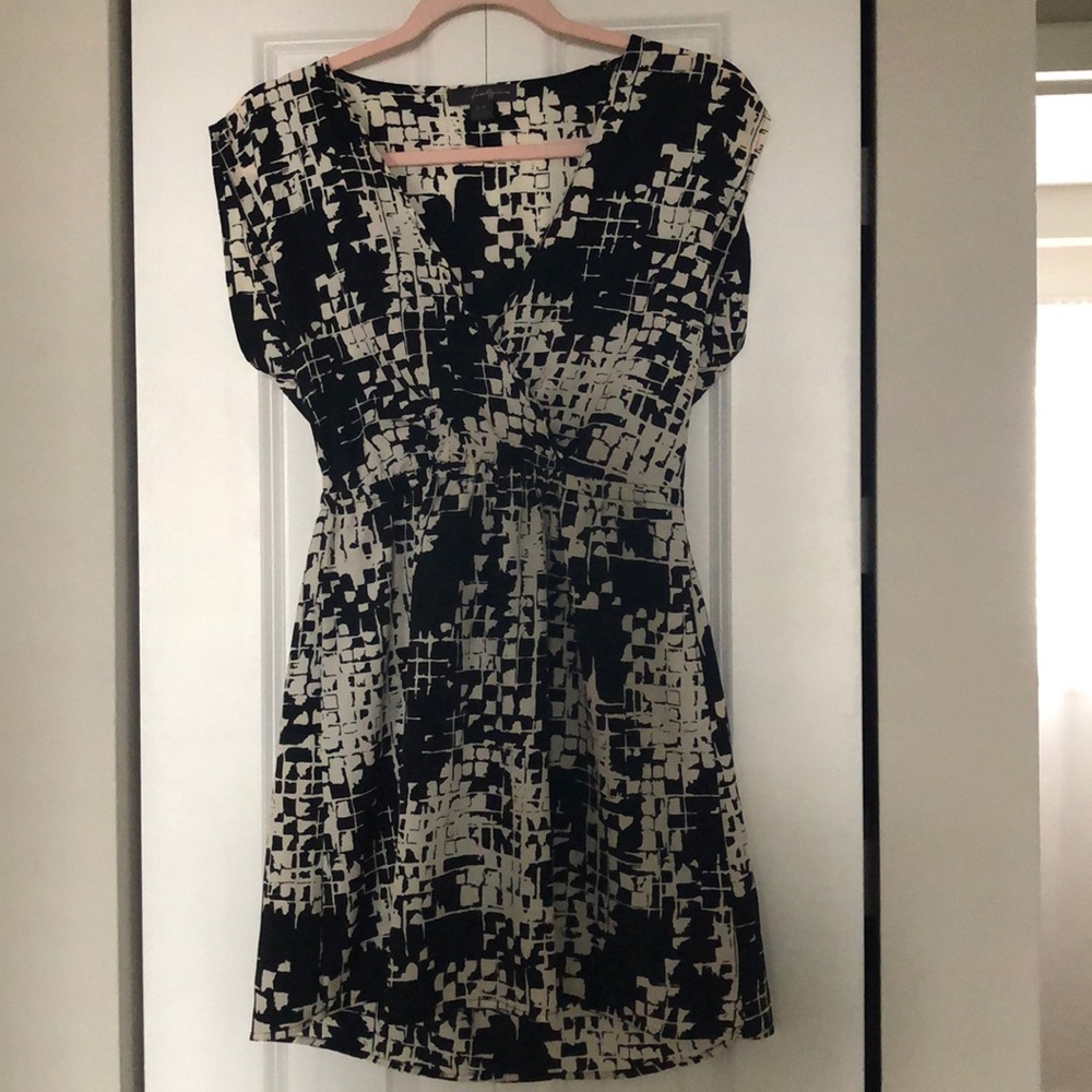 Forever 21 Black and White Geometric Print Dress